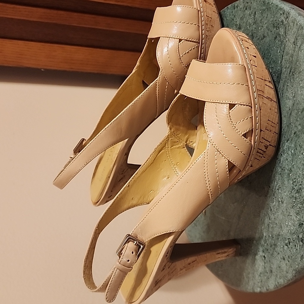 Nine West Women's Presidayo Beige Slingback Leather Platform Heels